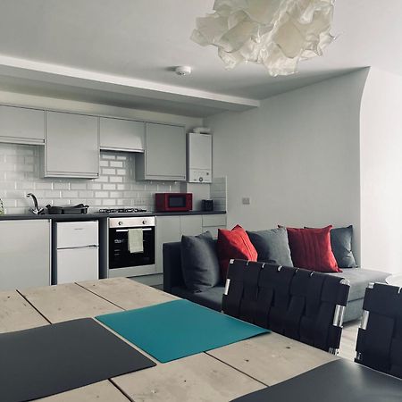 One Bedroom Apartment, No 4 イフラクーム エクステリア 写真